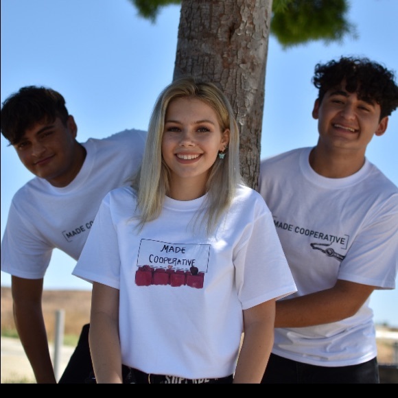 T-shirts - Picture 3 of 4